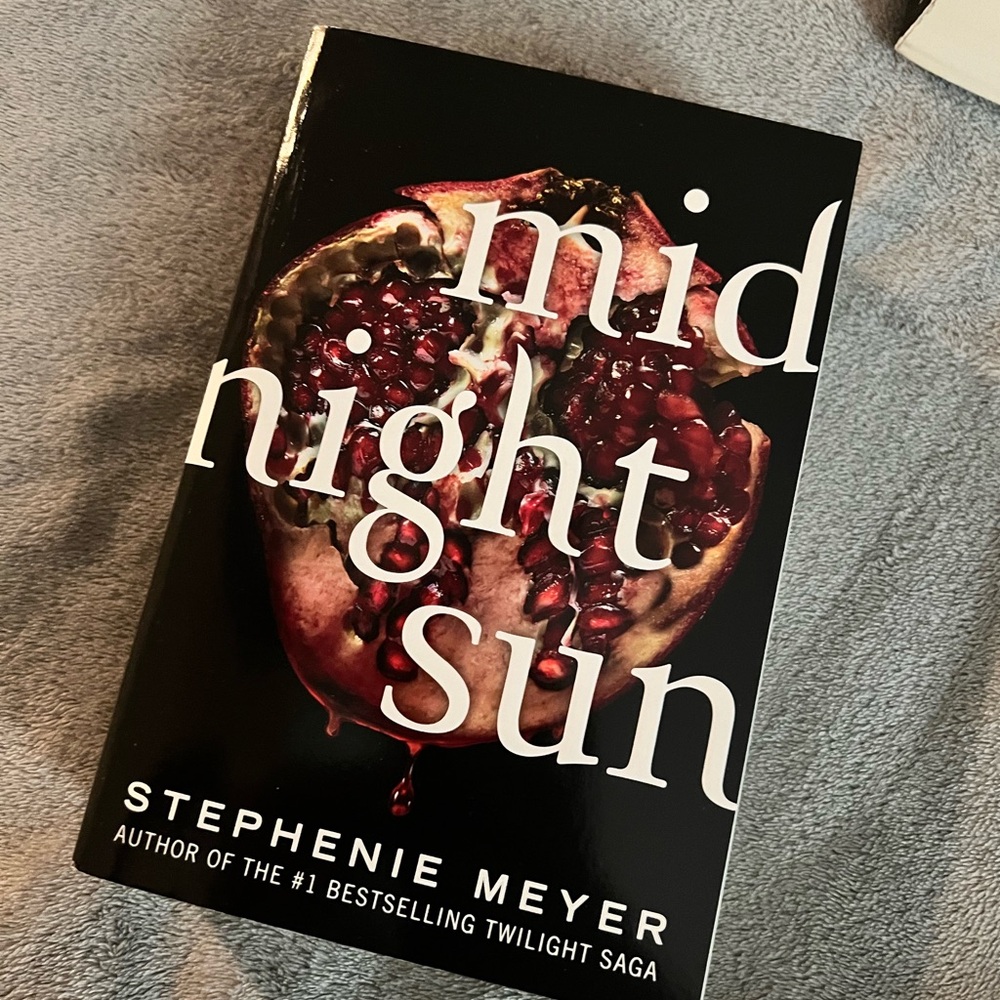Midnight Sun from the Twlight Saga Series (Extended Book)
